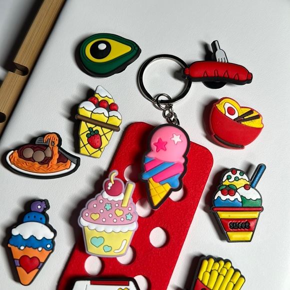 Croc Charms Treats Selection - #123 - Picture 3 of 3